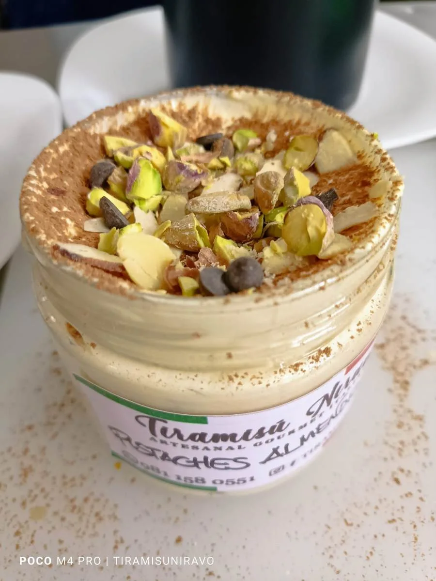 Tiramisú Gourmet Pistaches Almendras en Frasco de Vidrio